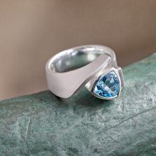 B.2 Ring Blue Triangle 